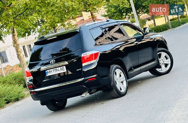 Позашляховик / Кросовер Toyota Highlander 2012 в 