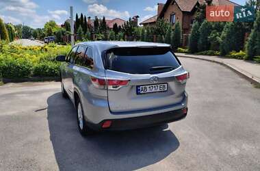 Позашляховик / Кросовер Toyota Highlander 2014 в 