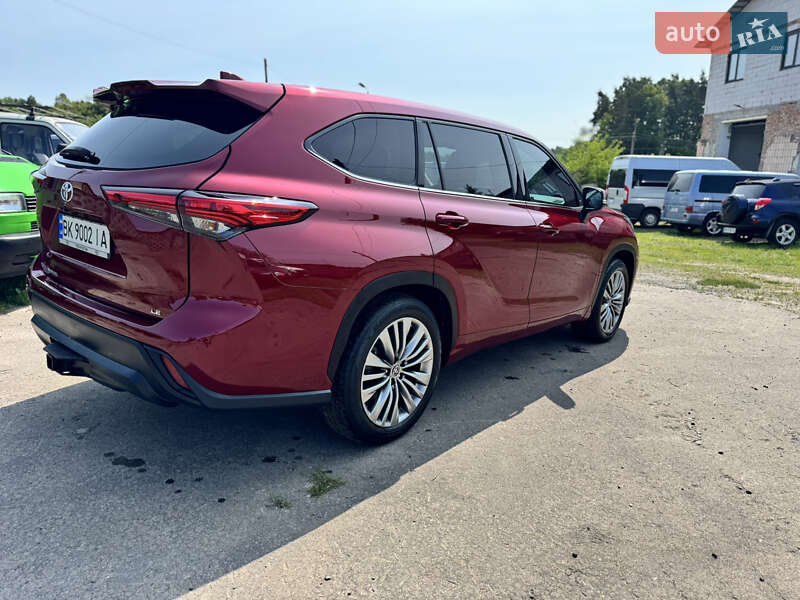 Внедорожник / Кроссовер Toyota Highlander 2020 в Ровно
