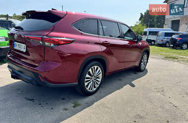 Внедорожник / Кроссовер Toyota Highlander 2020 в 