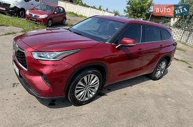 Внедорожник / Кроссовер Toyota Highlander 2020 в 