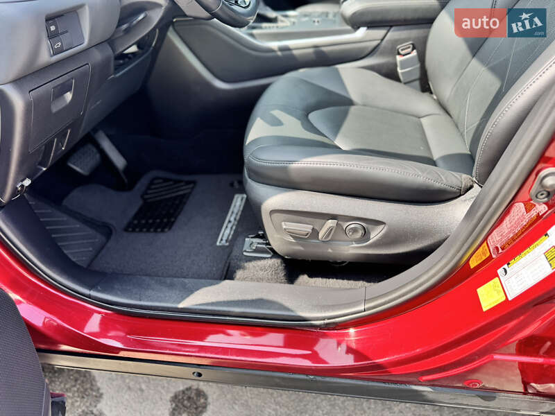 Внедорожник / Кроссовер Toyota Highlander 2020 в Ровно