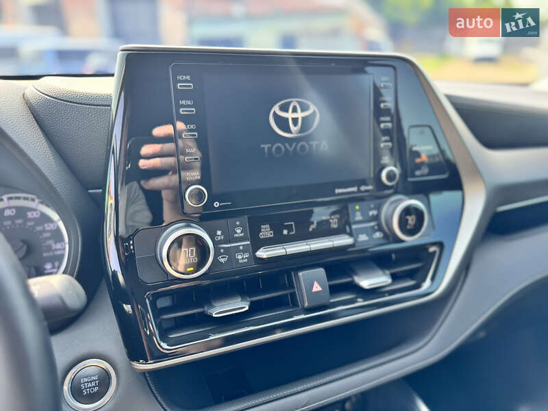 Внедорожник / Кроссовер Toyota Highlander 2020 в Ровно