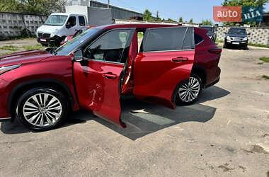 Внедорожник / Кроссовер Toyota Highlander 2020 в 