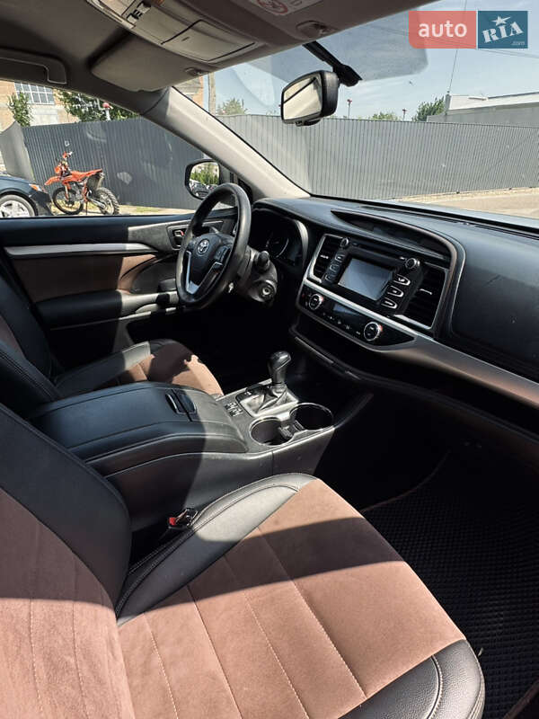 Внедорожник / Кроссовер Toyota Highlander 2014 в Каменке
