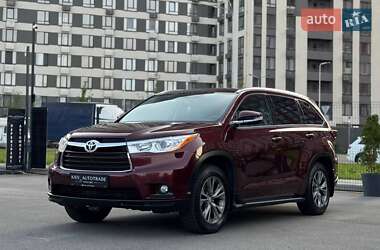 Внедорожник / Кроссовер Toyota Highlander 2014 в 