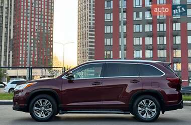 Внедорожник / Кроссовер Toyota Highlander 2014 в 