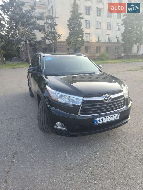 Внедорожник / Кроссовер Toyota Highlander 2014 в Одессе