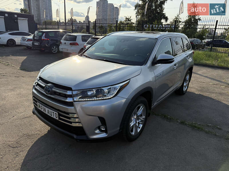 Внедорожник / Кроссовер Toyota Highlander 2018 в Киеве