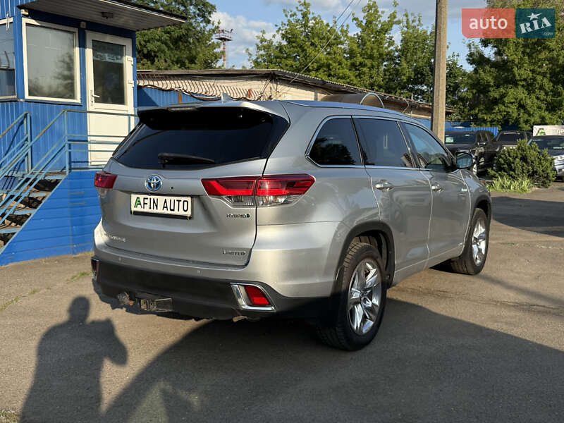 Внедорожник / Кроссовер Toyota Highlander 2018 в Киеве