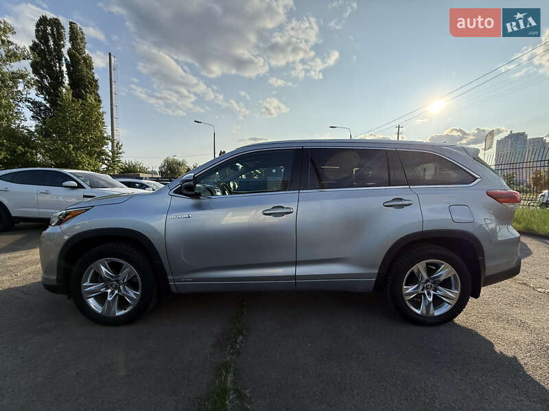 Внедорожник / Кроссовер Toyota Highlander 2018 в Киеве