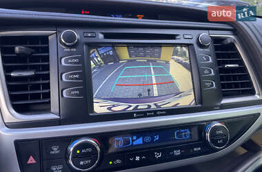 Внедорожник / Кроссовер Toyota Highlander 2018 в 