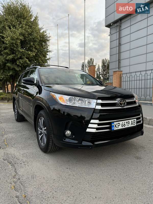 Позашляховик / Кросовер Toyota Highlander 2018 в Запоріжжі