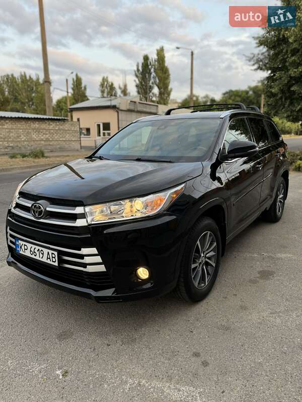 Позашляховик / Кросовер Toyota Highlander 2018 в Запоріжжі