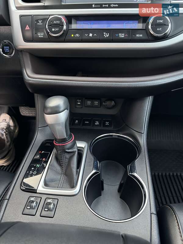 Позашляховик / Кросовер Toyota Highlander 2018 в Запоріжжі