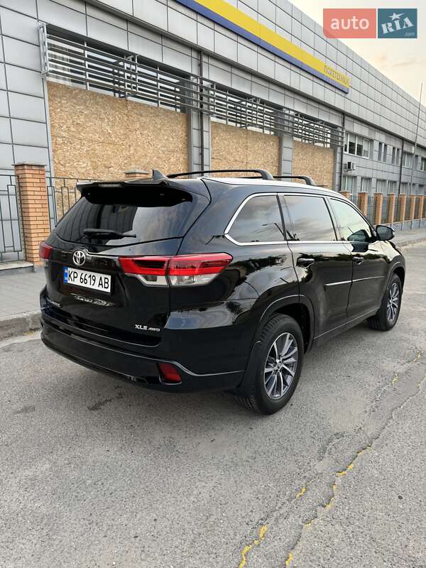 Позашляховик / Кросовер Toyota Highlander 2018 в Запоріжжі