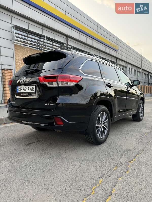 Позашляховик / Кросовер Toyota Highlander 2018 в Запоріжжі