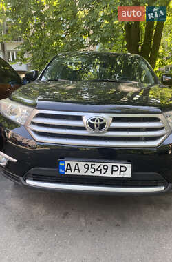 Внедорожник / Кроссовер Toyota Highlander 2010 в Киеве