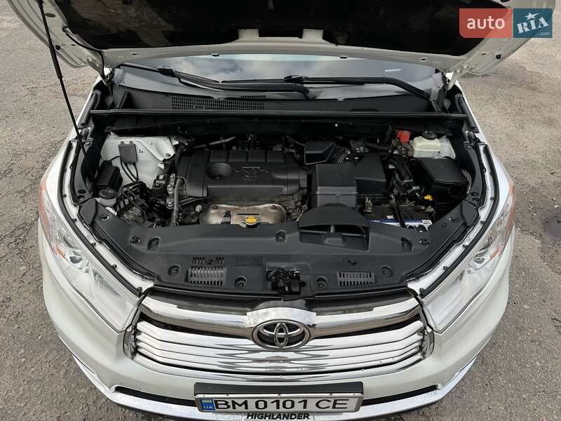 Внедорожник / Кроссовер Toyota Highlander 2015 в Сумах