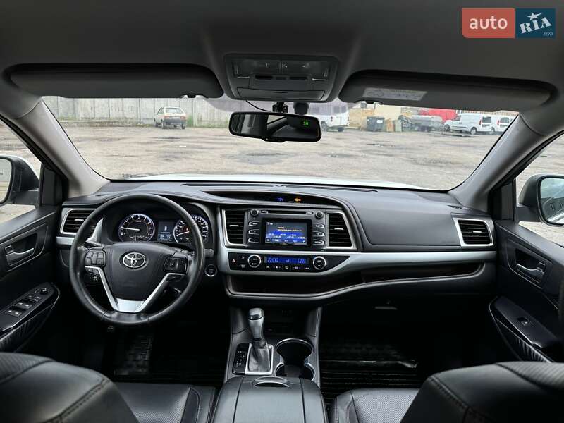 Внедорожник / Кроссовер Toyota Highlander 2015 в Сумах