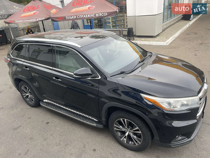 Toyota Highlander 2016