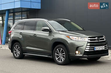 Позашляховик / Кросовер Toyota Highlander 2019 в 