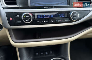 Позашляховик / Кросовер Toyota Highlander 2019 в 