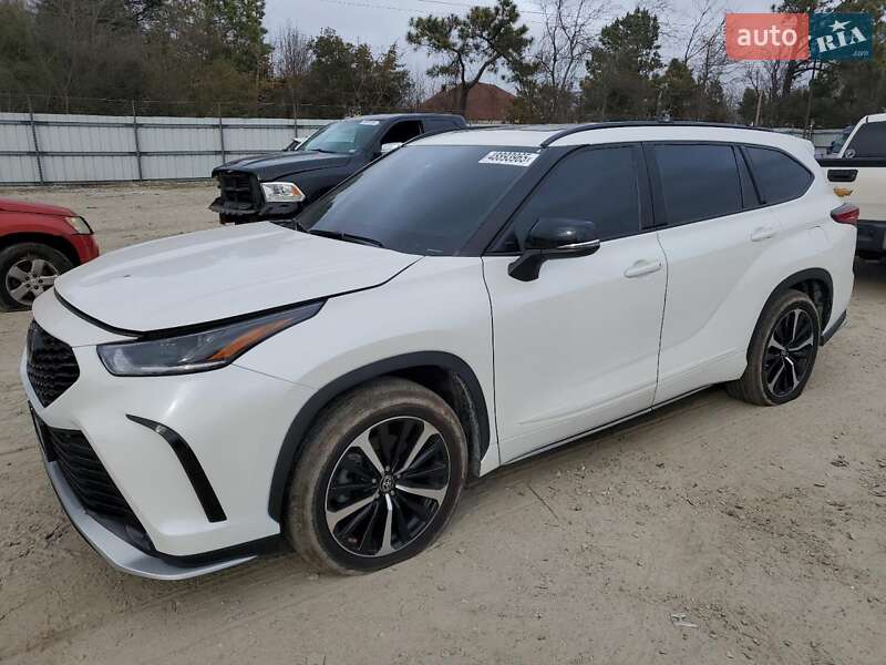 Toyota Highlander 2021