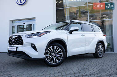 Внедорожник / Кроссовер Toyota Highlander 2022 в 