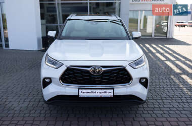 Внедорожник / Кроссовер Toyota Highlander 2022 в 