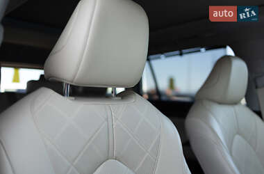 Внедорожник / Кроссовер Toyota Highlander 2022 в 