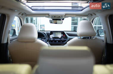 Внедорожник / Кроссовер Toyota Highlander 2022 в 