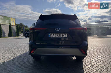 Позашляховик / Кросовер Toyota Highlander 2021 в 