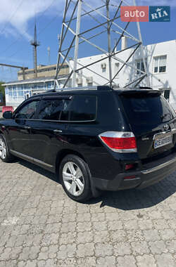 Позашляховик / Кросовер Toyota Highlander 2011 в Сторожинці