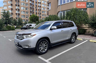 Внедорожник / Кроссовер Toyota Highlander 2012 в Софиевской Борщаговке