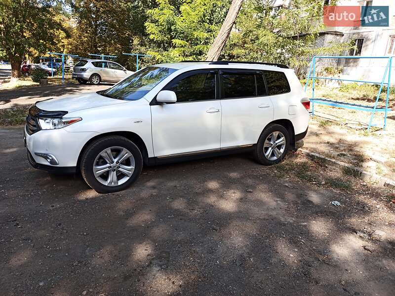 Внедорожник / Кроссовер Toyota Highlander 2011 в Запорожье