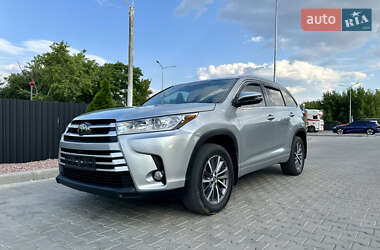 Внедорожник / Кроссовер Toyota Highlander 2017 в Одессе
