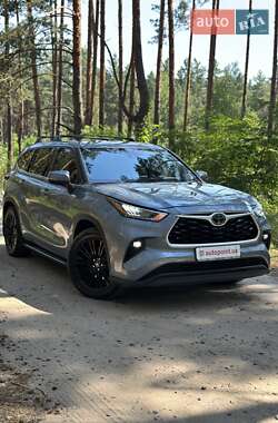 Позашляховик / Кросовер Toyota Highlander 2020 в Білогородці