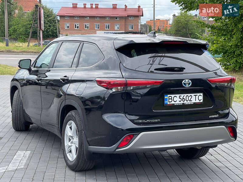 Внедорожник / Кроссовер Toyota Highlander 2023 в Львове