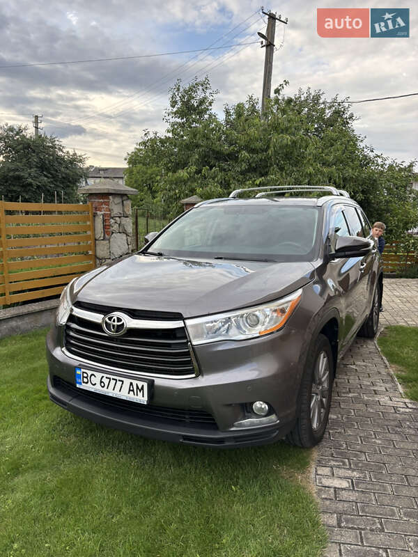 Toyota Highlander 2016