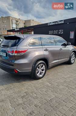 Внедорожник / Кроссовер Toyota Highlander 2014 в Зеленодольской