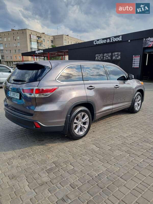 Позашляховик / Кросовер Toyota Highlander 2014 в Апостоловому