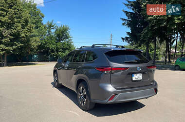 Внедорожник / Кроссовер Toyota Highlander 2020 в 