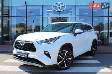 Позашляховик / Кросовер Toyota Highlander 2022 в Києві