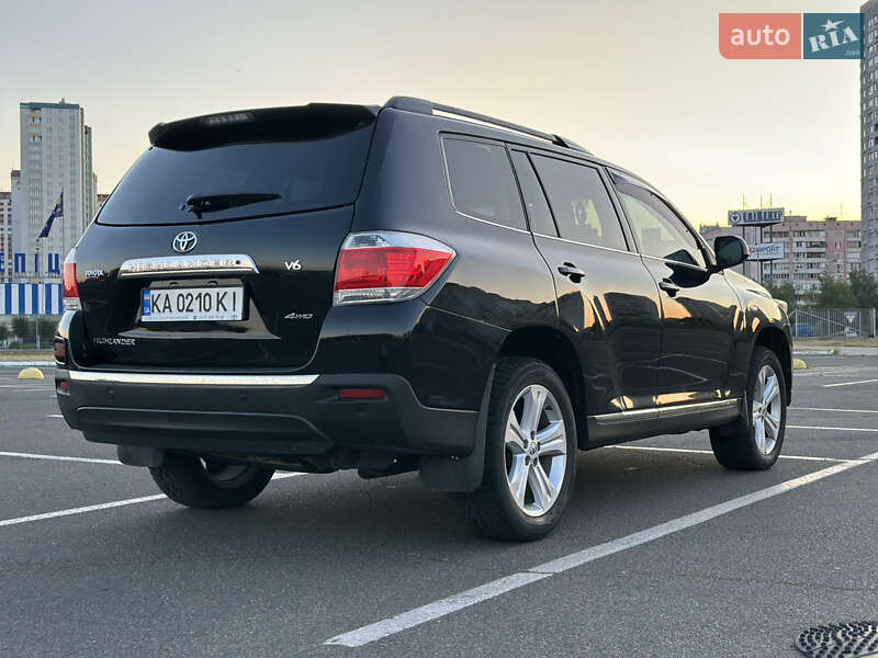 Позашляховик / Кросовер Toyota Highlander 2011 в Києві