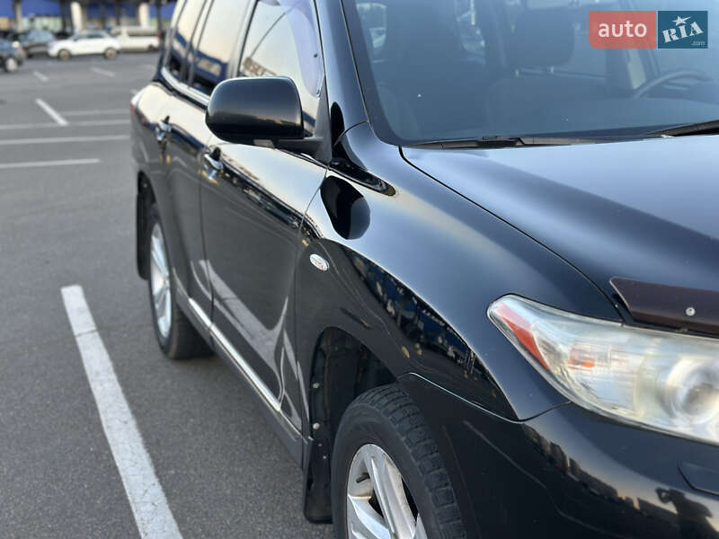 Позашляховик / Кросовер Toyota Highlander 2011 в Києві
