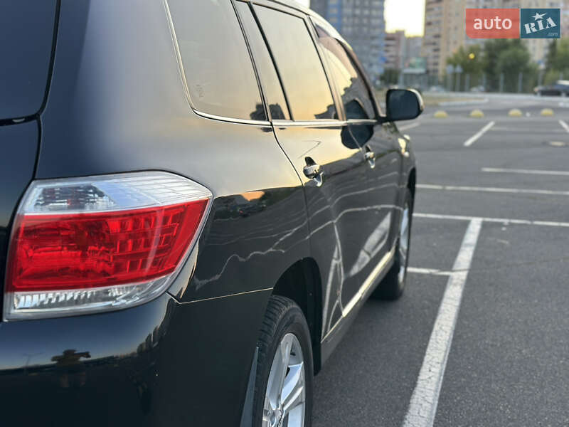 Позашляховик / Кросовер Toyota Highlander 2011 в Києві