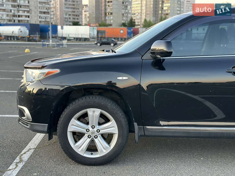 Позашляховик / Кросовер Toyota Highlander 2011 в Києві