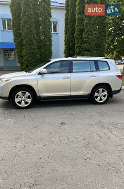Внедорожник / Кроссовер Toyota Highlander 2013 в 