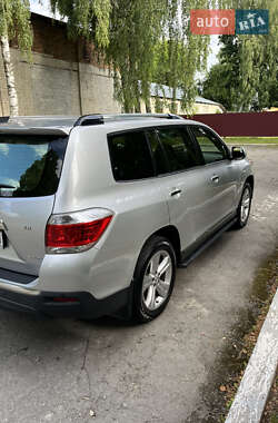 Внедорожник / Кроссовер Toyota Highlander 2013 в 